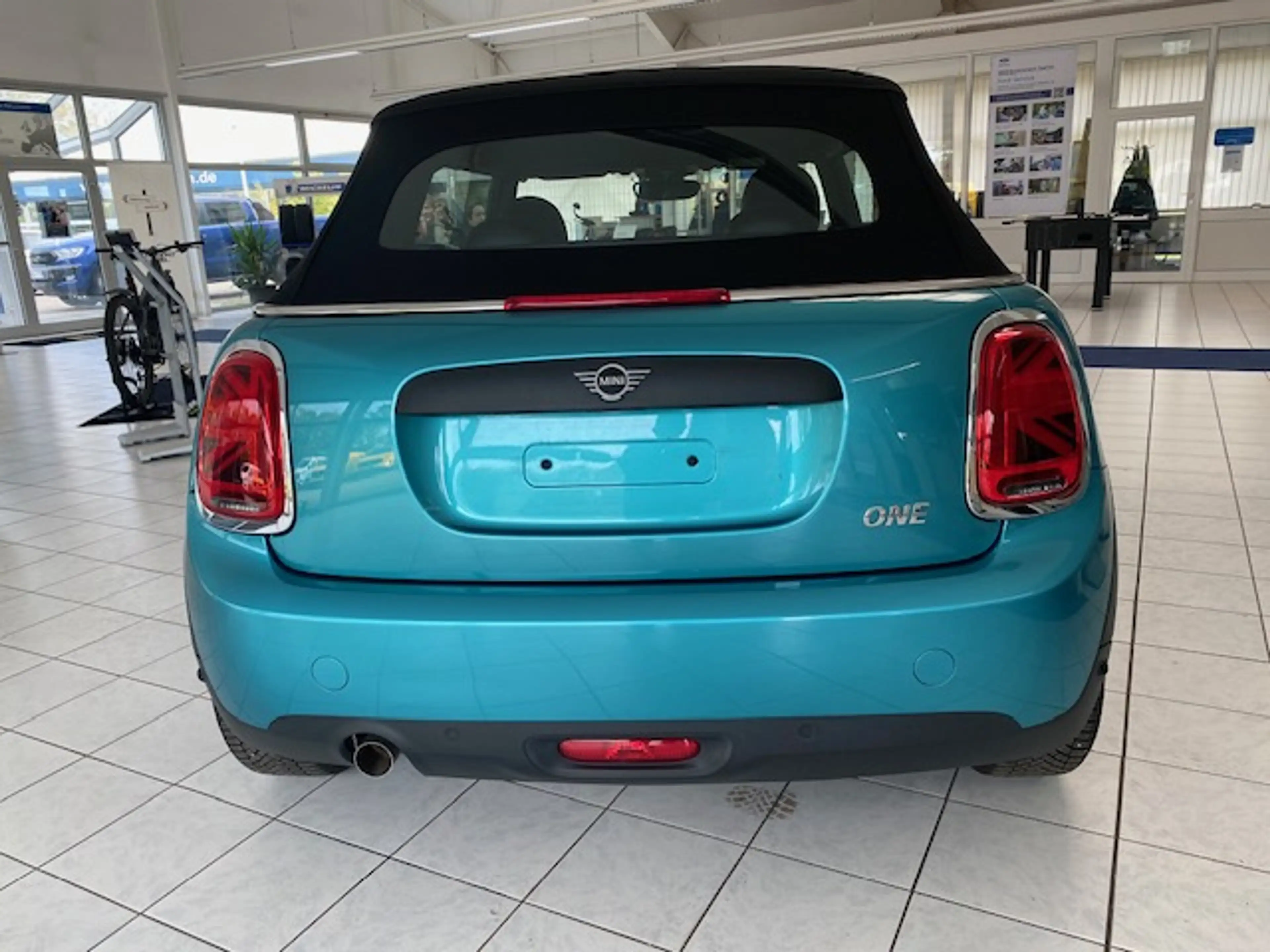 MINI One Cabrio "MINI One Cabrio LCI | CHILI | Leder | LED | Navi Plus | 30tkm | Unfallfrei" — photo 11