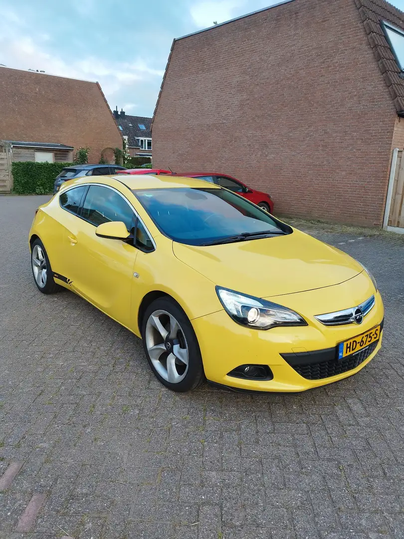 Opel Astra 1.4 Turbo Sport GTC Geel - 1