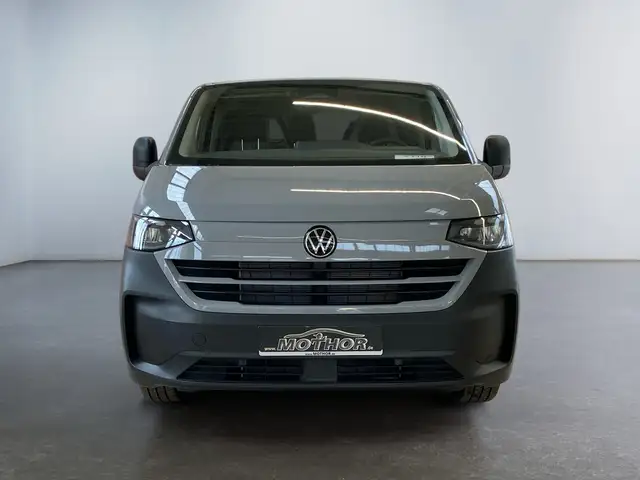 Volkswagen Transporter view 6