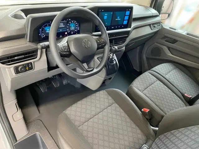 Volkswagen Transporter view 8