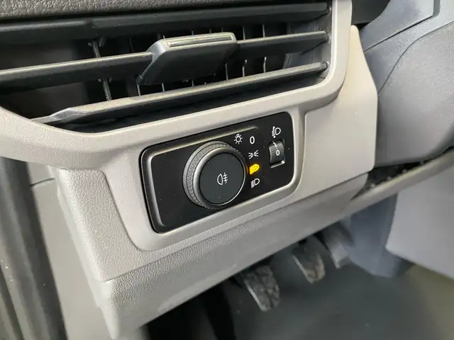 Volkswagen Transporter view 17
