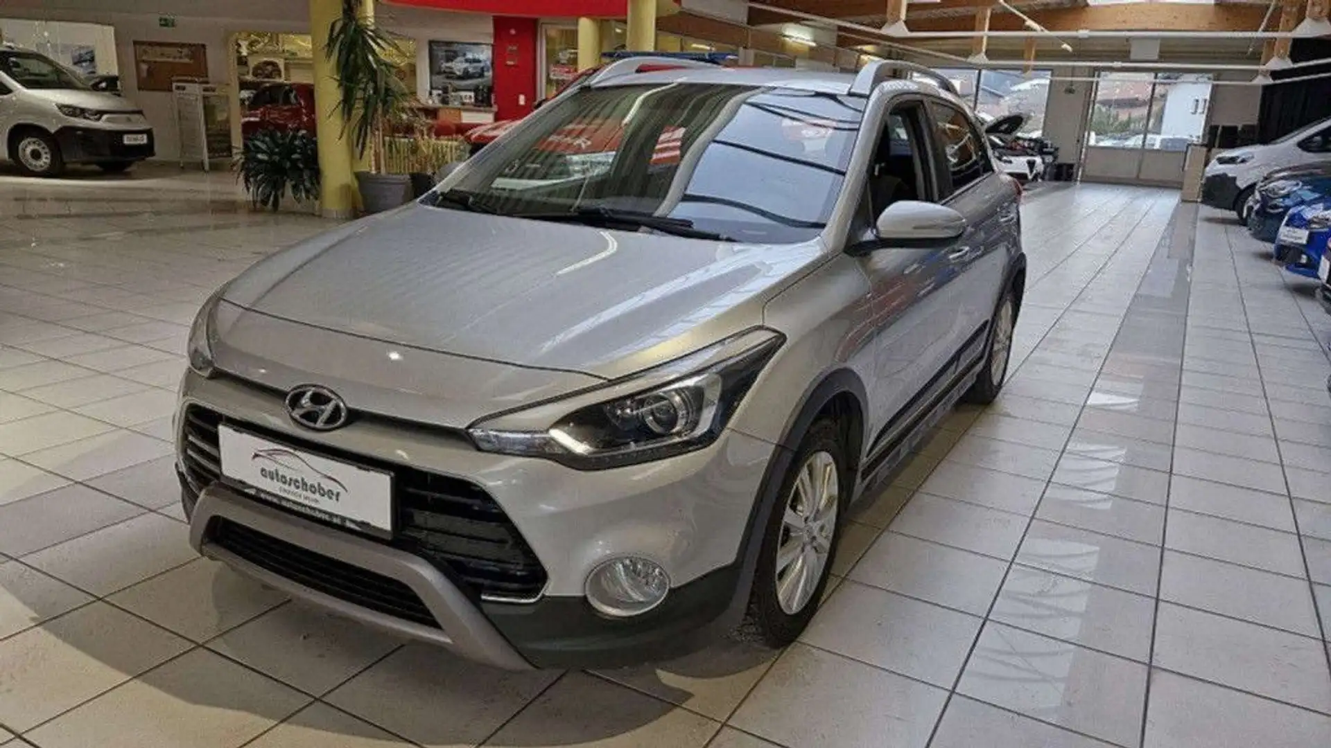 Hyundai i20 Active 1,0 T-GDI Start/Stopp Automatik Edition 25 Silber - 1