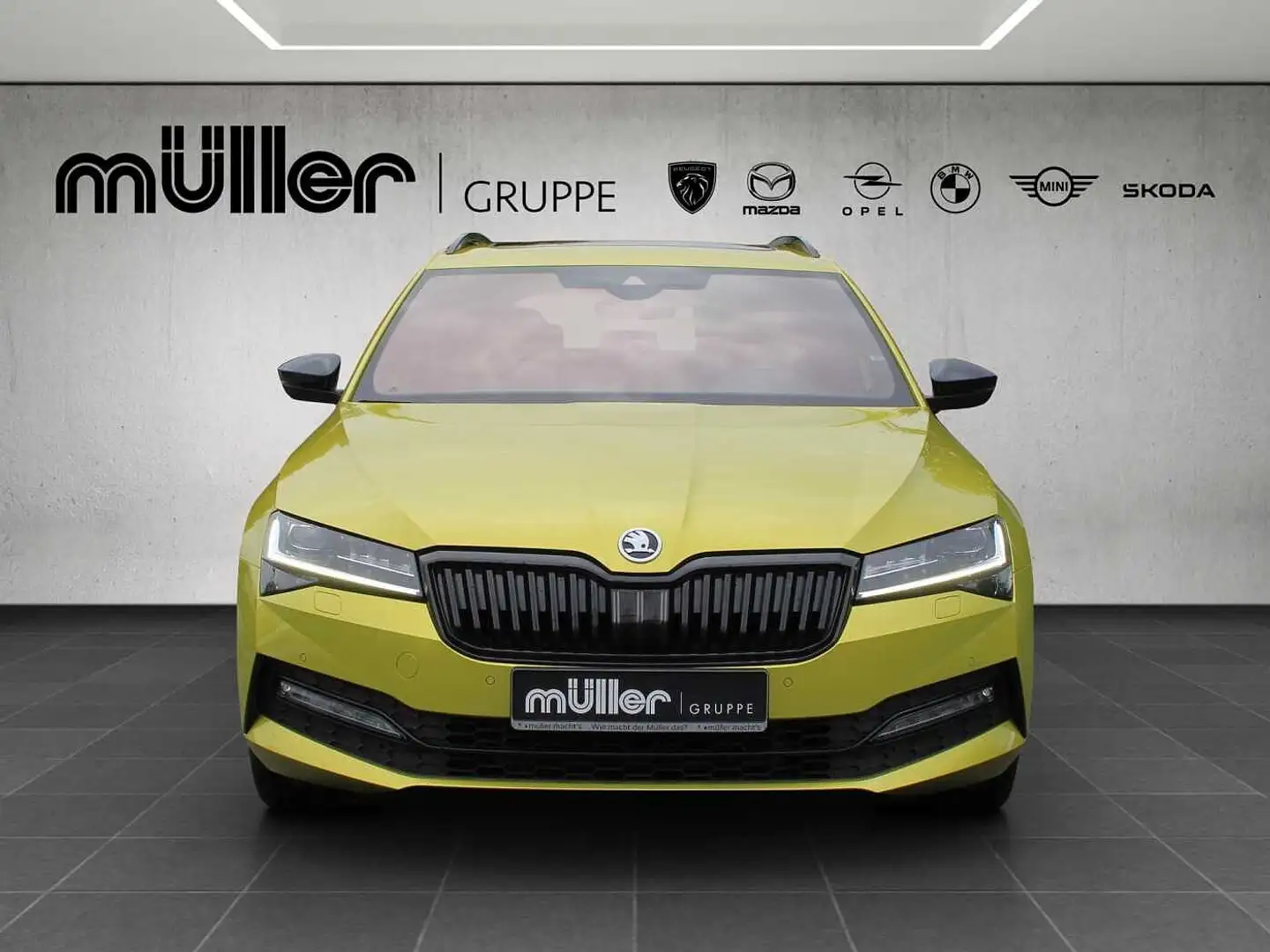 Skoda Superb Combi 2.0 TDI 4x4 DSG Sportline Goud - 2