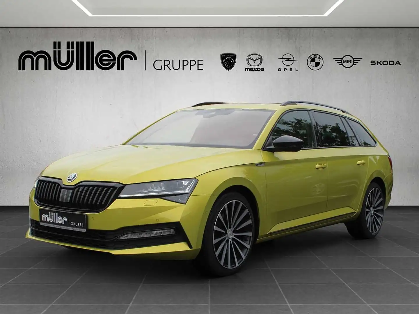 Skoda Superb Combi 2.0 TDI 4x4 DSG Sportline Goud - 1