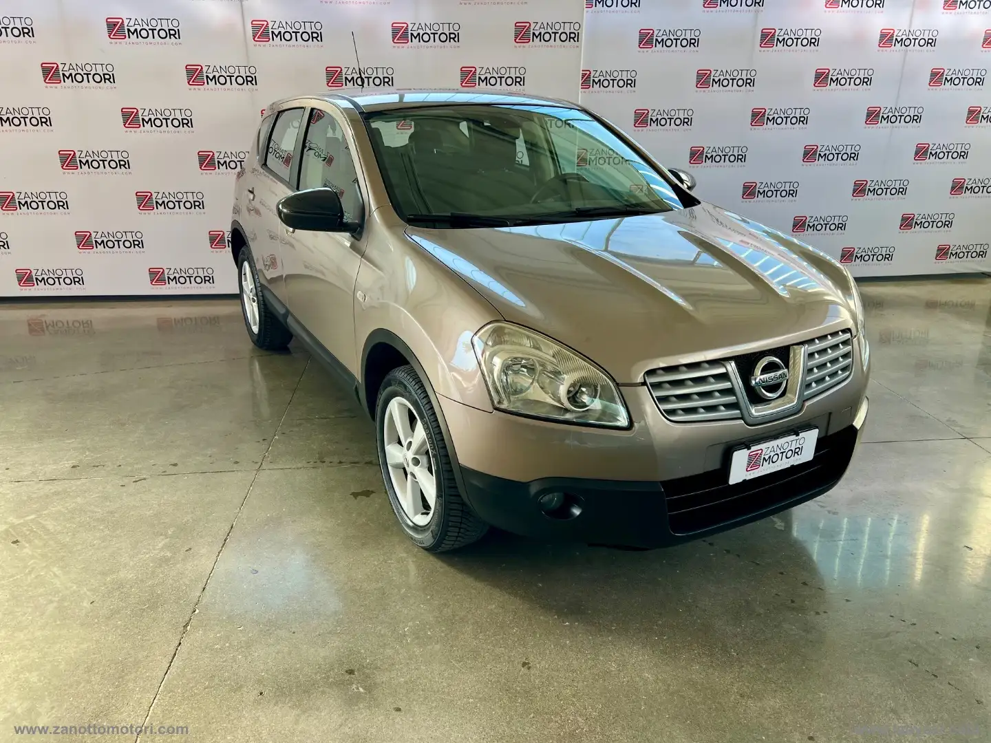Nissan Qashqai 1.5 dCi Tekna OCCASIONE NEOPATENTATI Giallo - 2