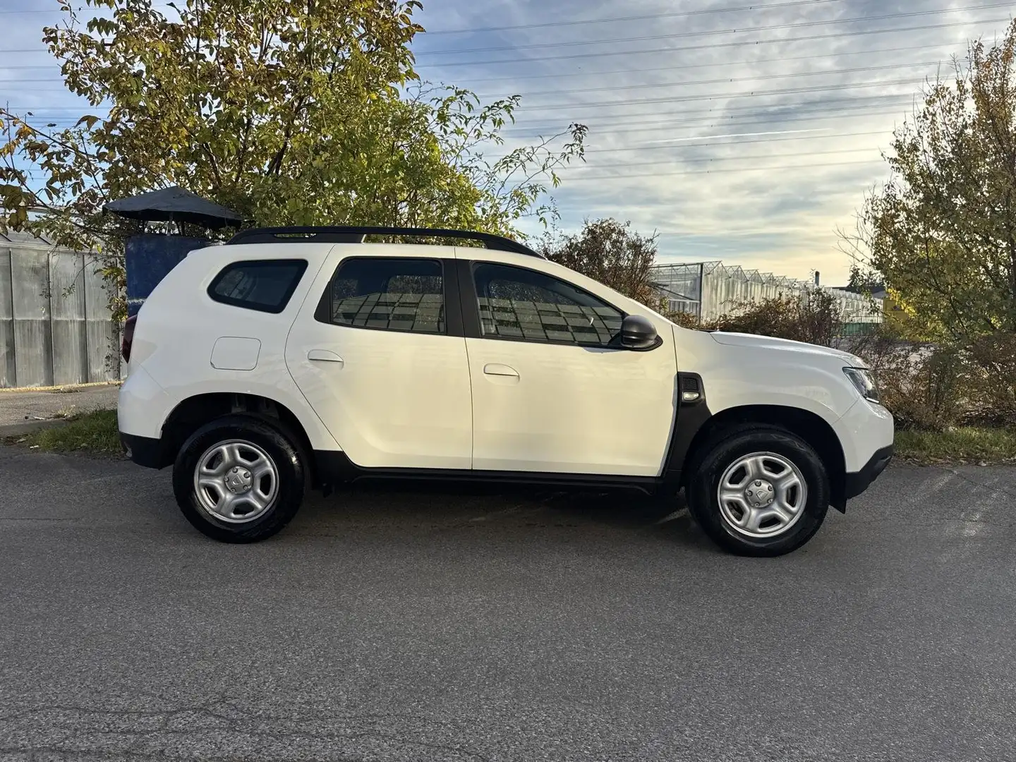 Dacia Duster Comfort Navi & Kamera 1.Besitz *11.012KM* Weiß - 2