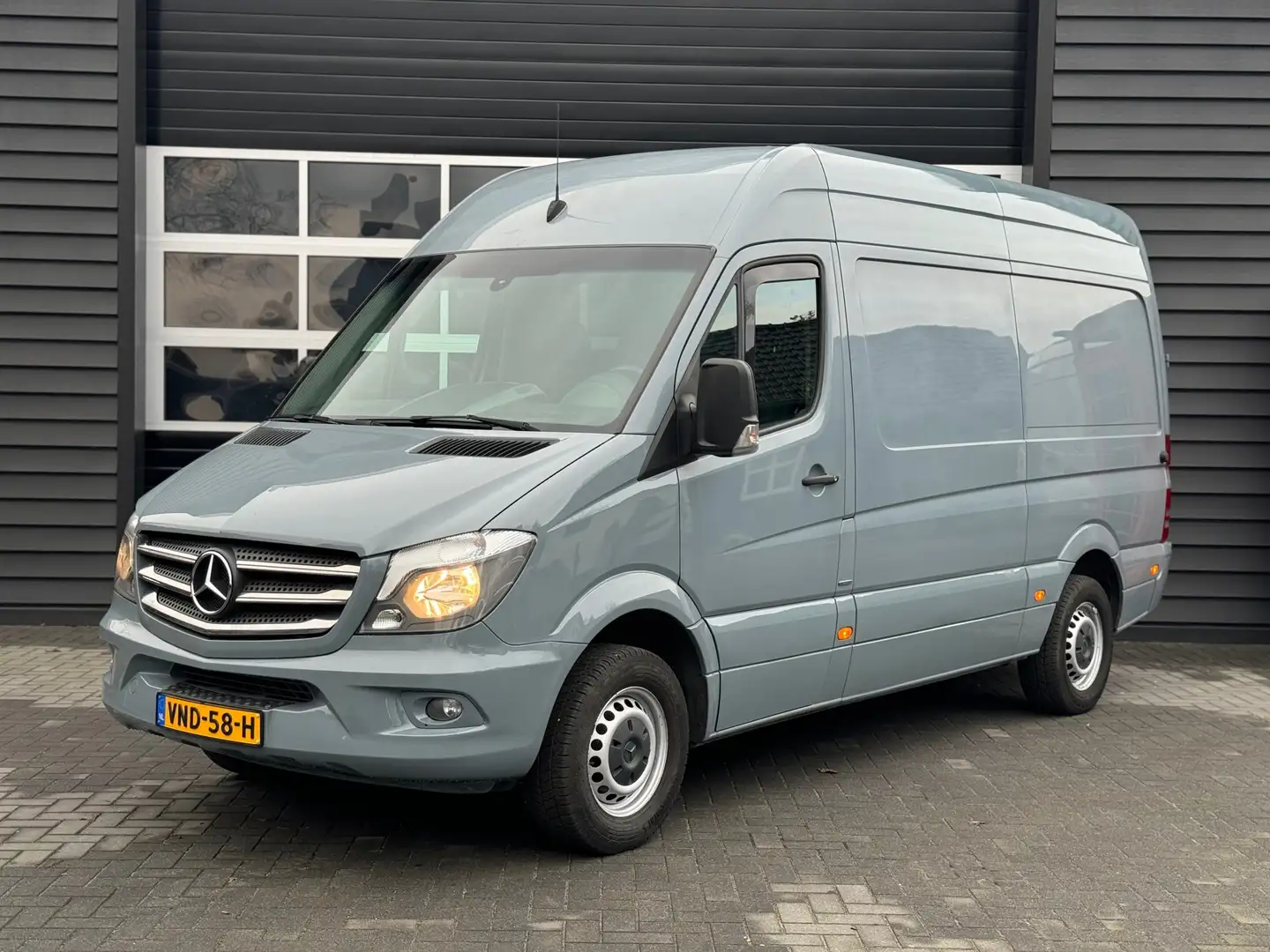 Mercedes-Benz Sprinter 319 3.0 v6 6 cilinder l2h2BlueTEC 366 Grigio - 1