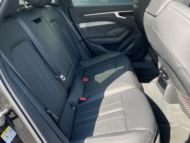 Audi A6 view 7