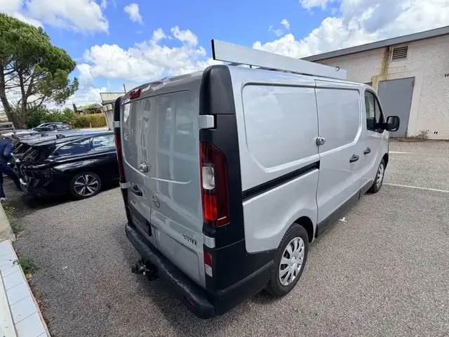 Opel Vivaro view 7