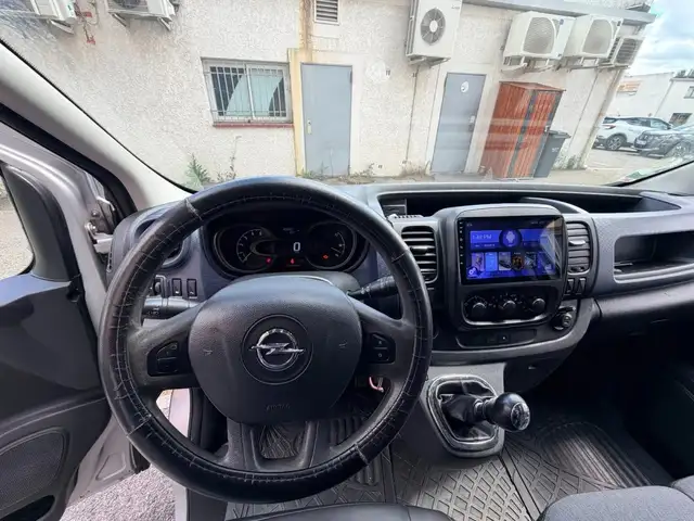 Opel Vivaro view 15