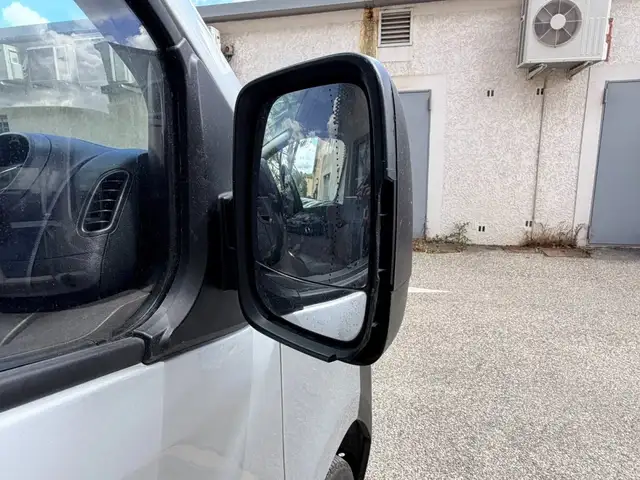 Opel Vivaro view 26