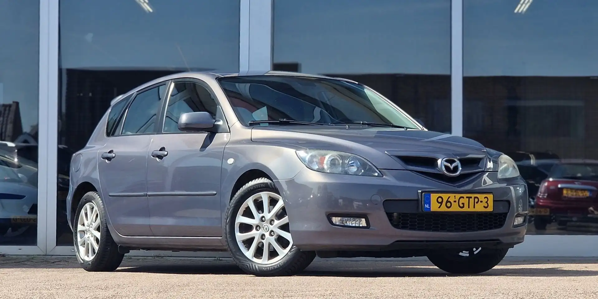 Mazda 3 1.6 S-VT Sense Executive Airco Trekhaak Nieuwe APK Grijs - 2