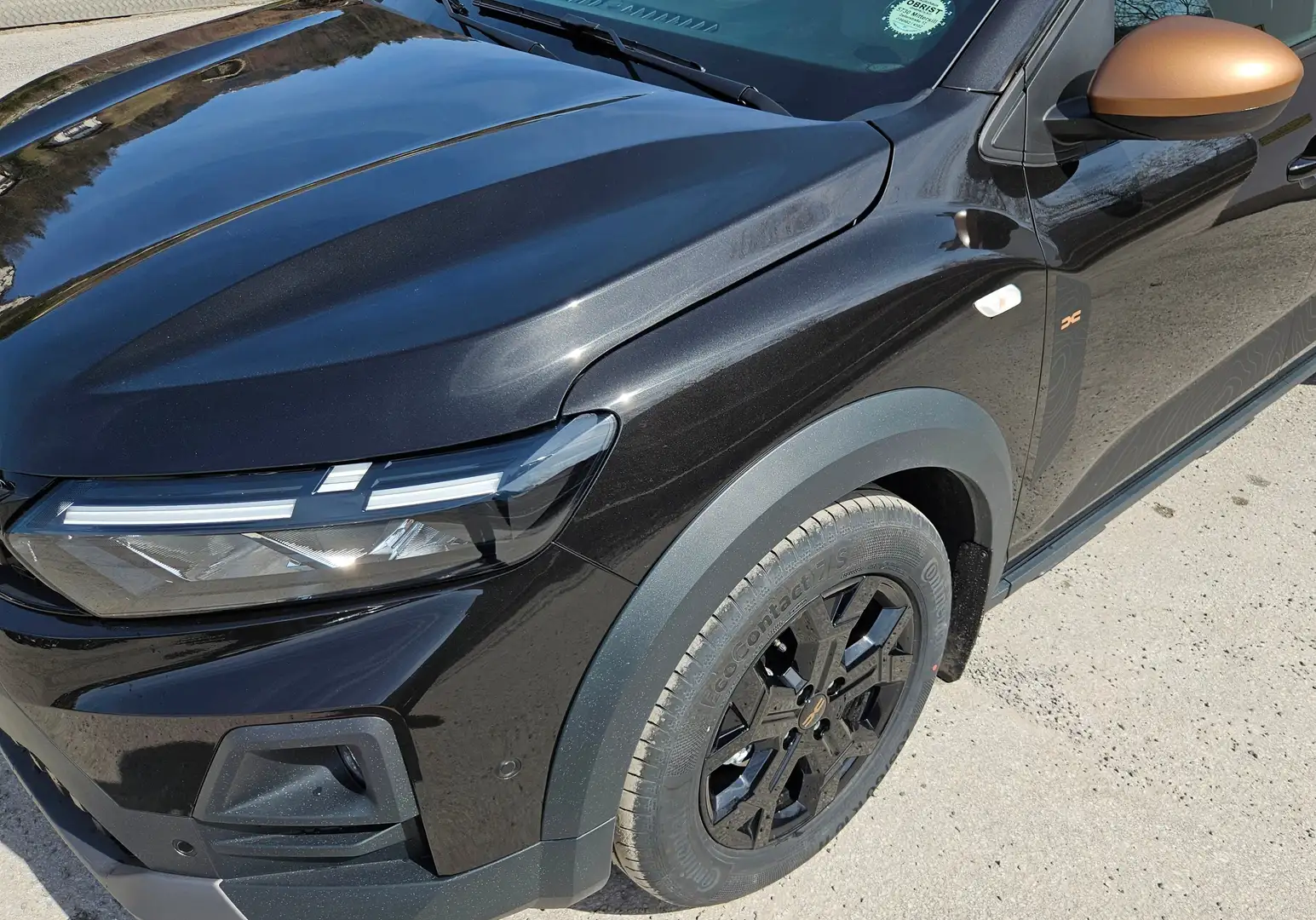 Dacia Sandero Stepway Extreme TCe 110 Schwarz - 2