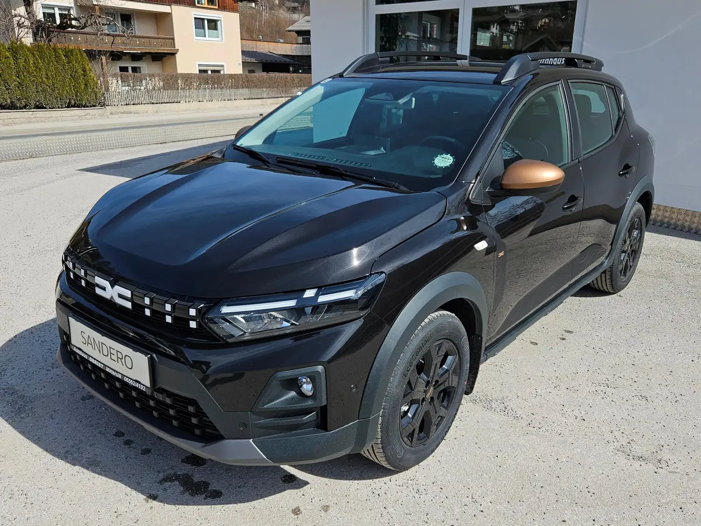 Dacia Sandero Stepway Extreme TCe 110 Schwarz - 1