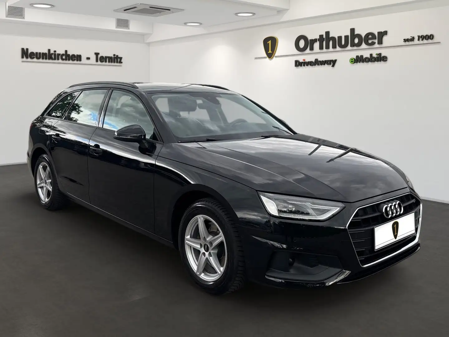 Audi A4 35 TDI Schwarz - 2