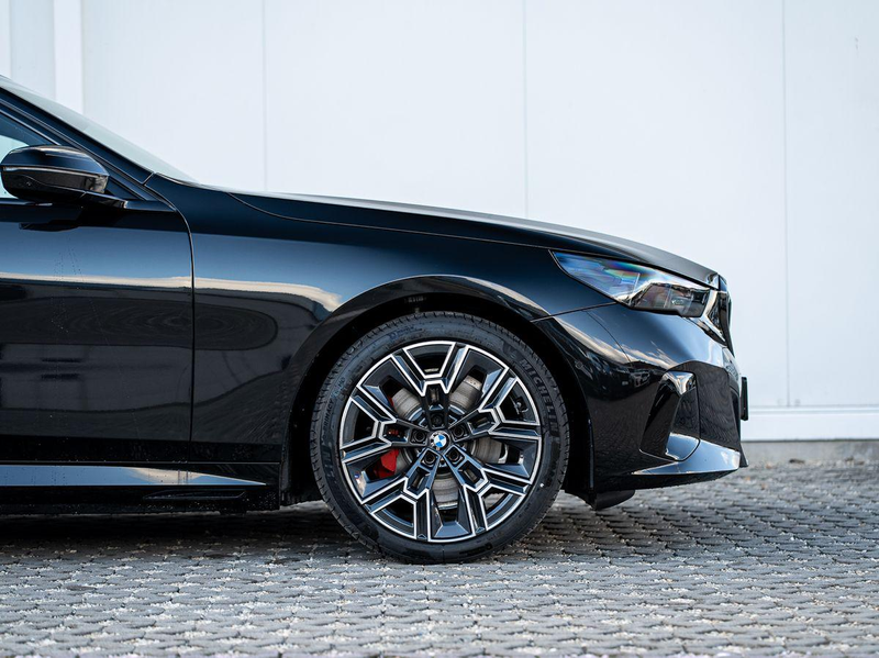 BMW 530 e xDrive Lim M-Sport PRO UNFALL PANO ACC 360° — photo 6