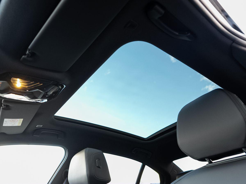 BMW 530 e xDrive Lim M-Sport PRO UNFALL PANO ACC 360° — photo 11