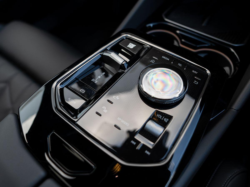BMW 530 e xDrive Lim M-Sport PRO UNFALL PANO ACC 360° — photo 15