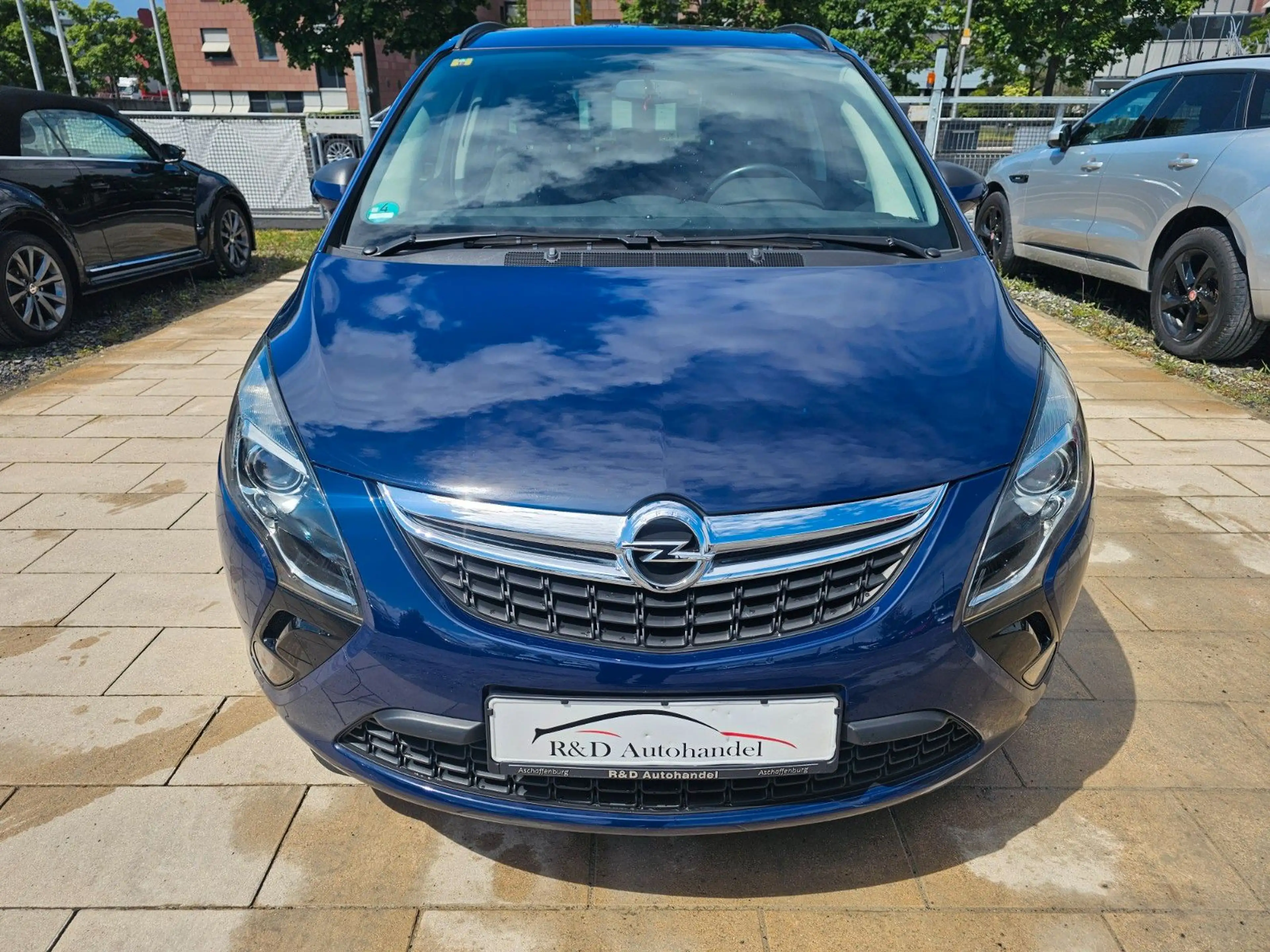 Opel Zafira Tourer — photo 3