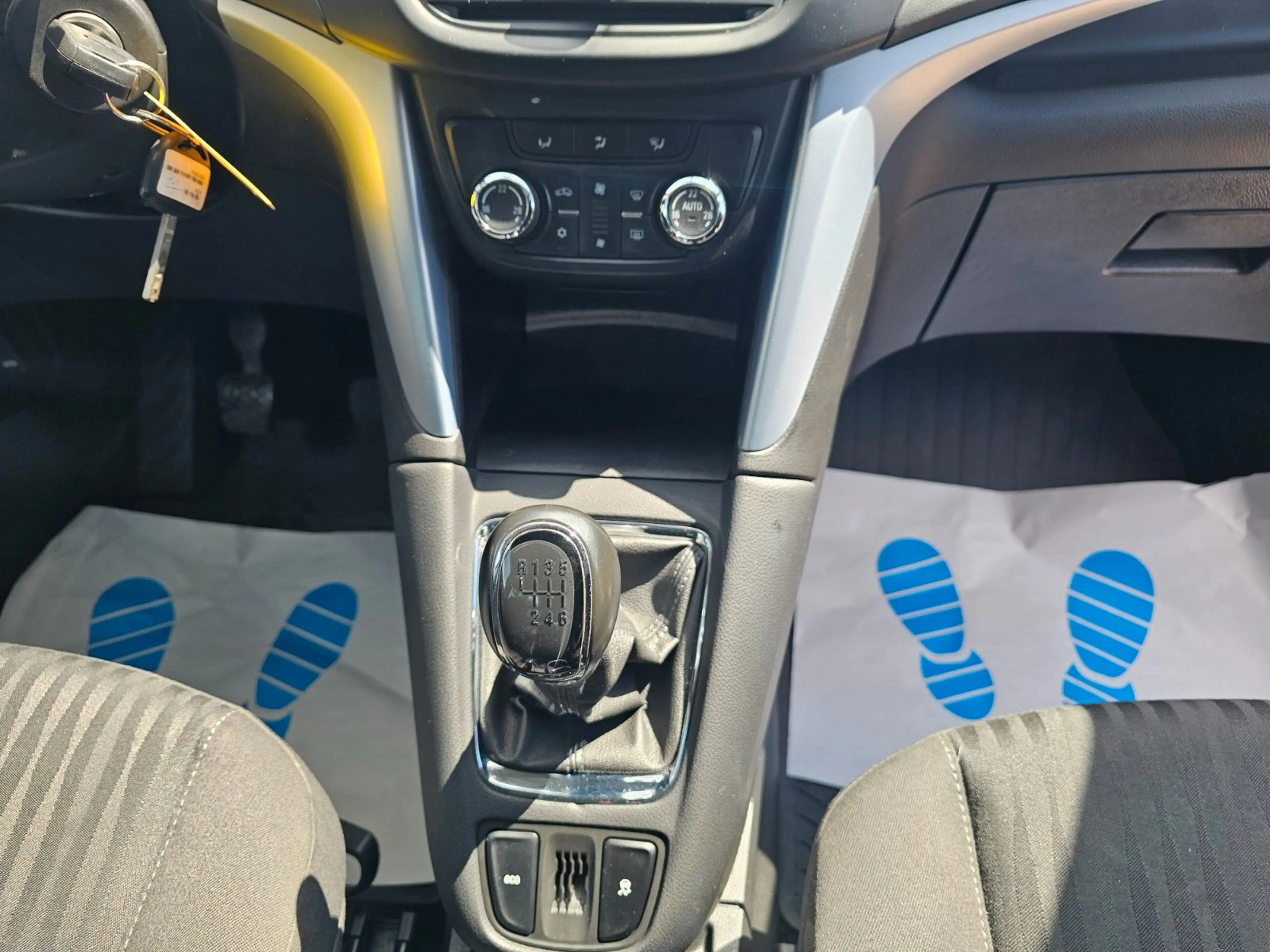 Opel Zafira Tourer — photo 9