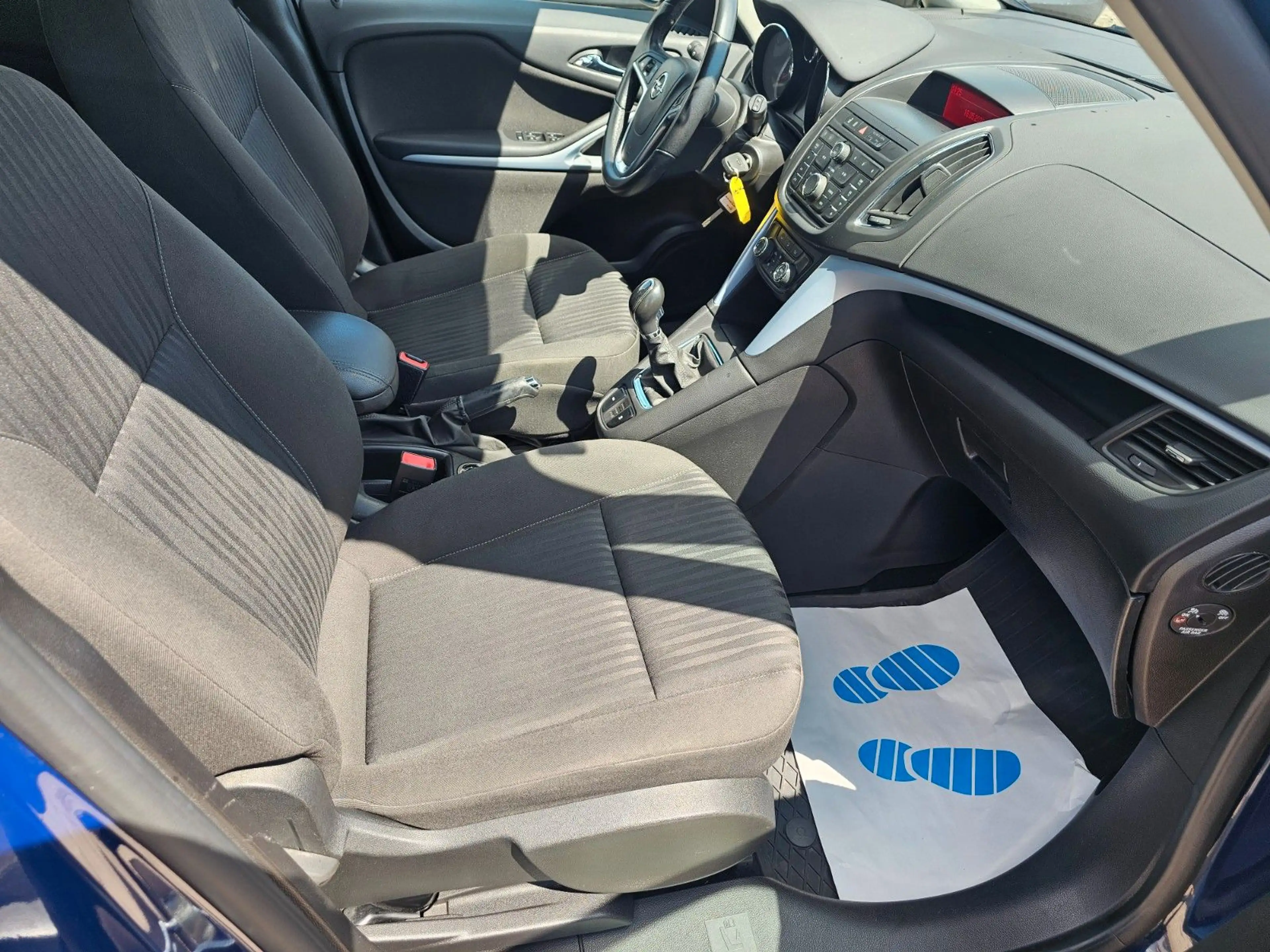 Opel Zafira Tourer — photo 8