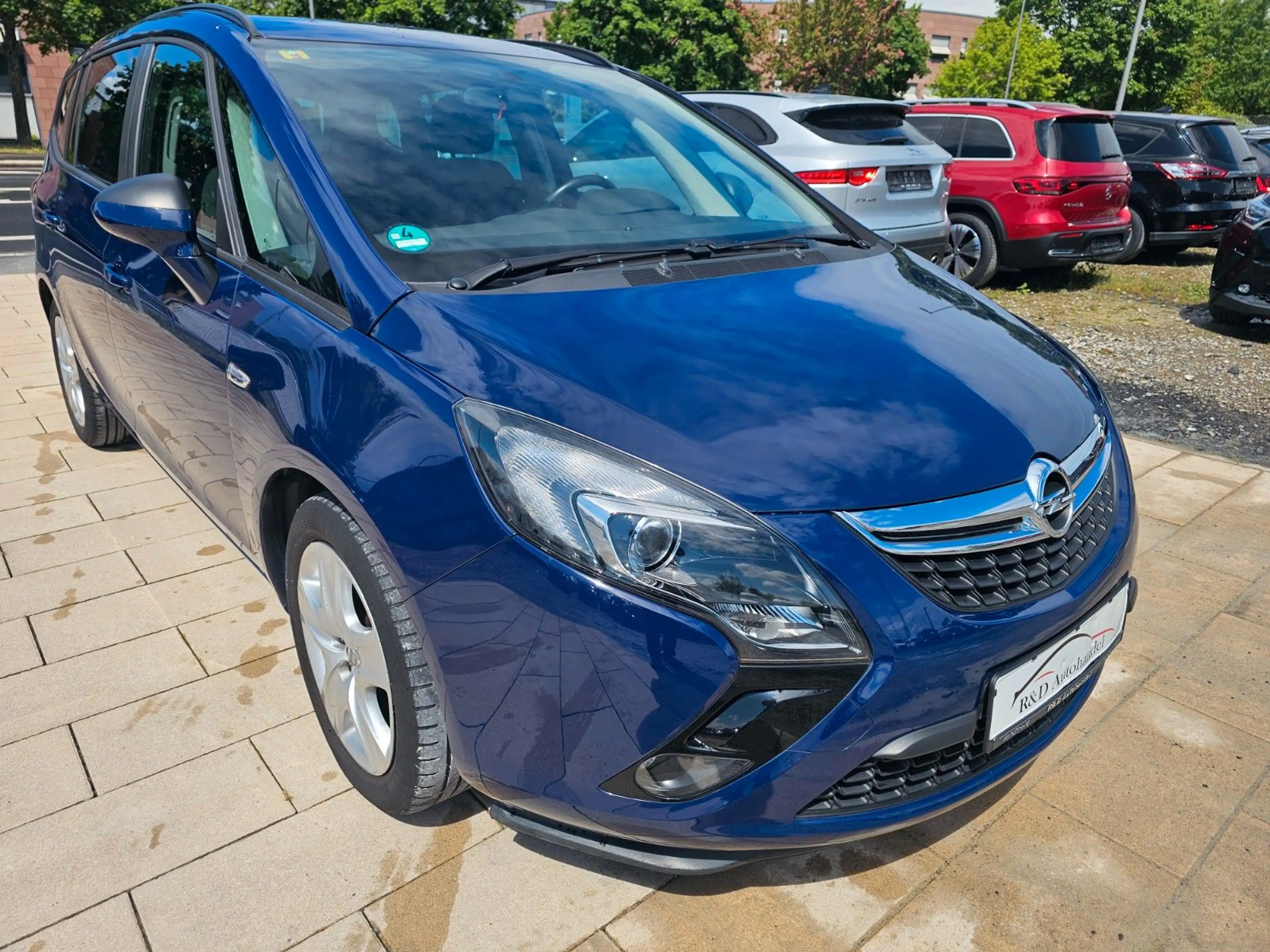 Opel Zafira Tourer — photo 2