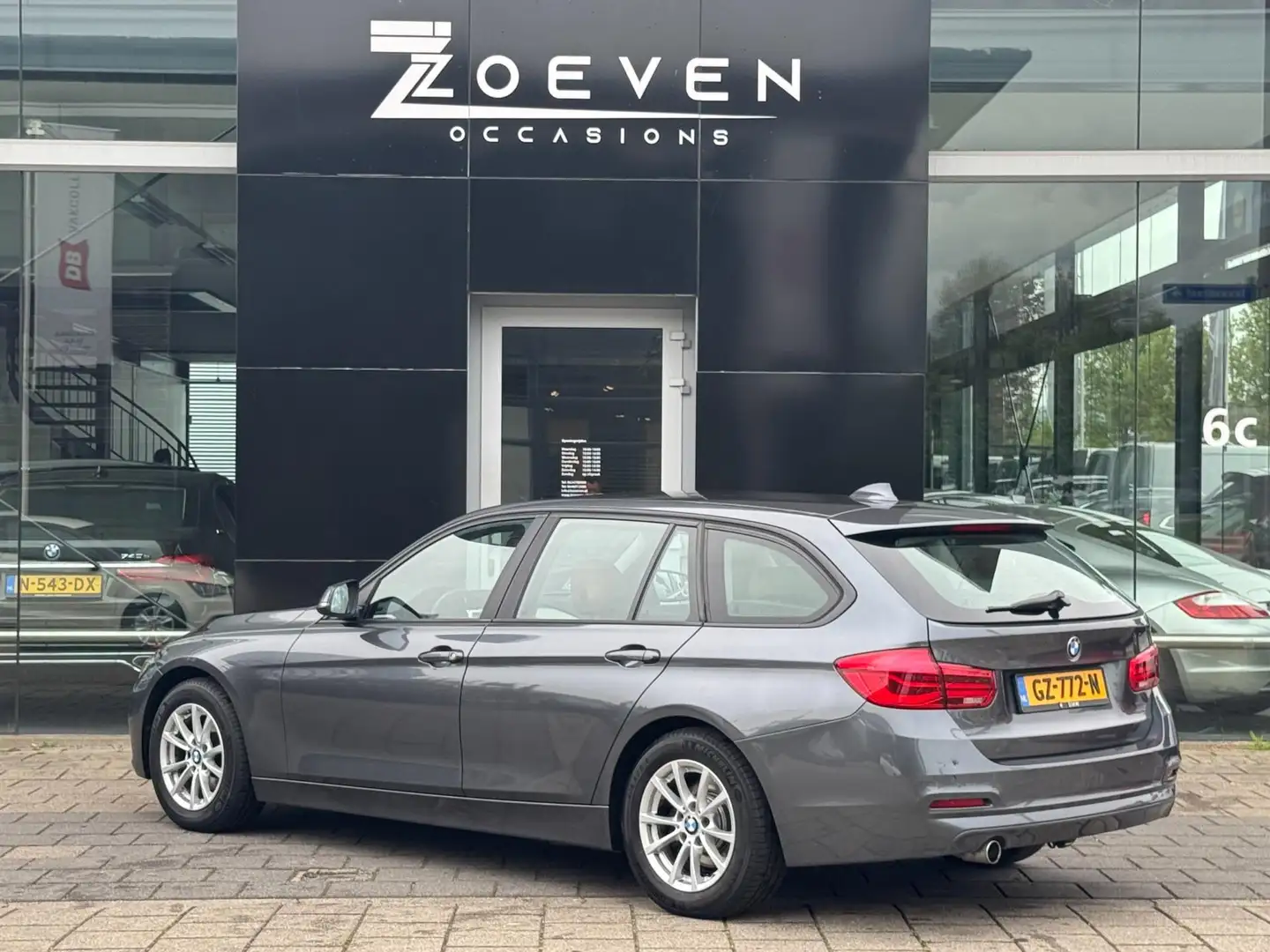 BMW 316 3-serie Touring 316d Corporate Lease Essential Grey - 2