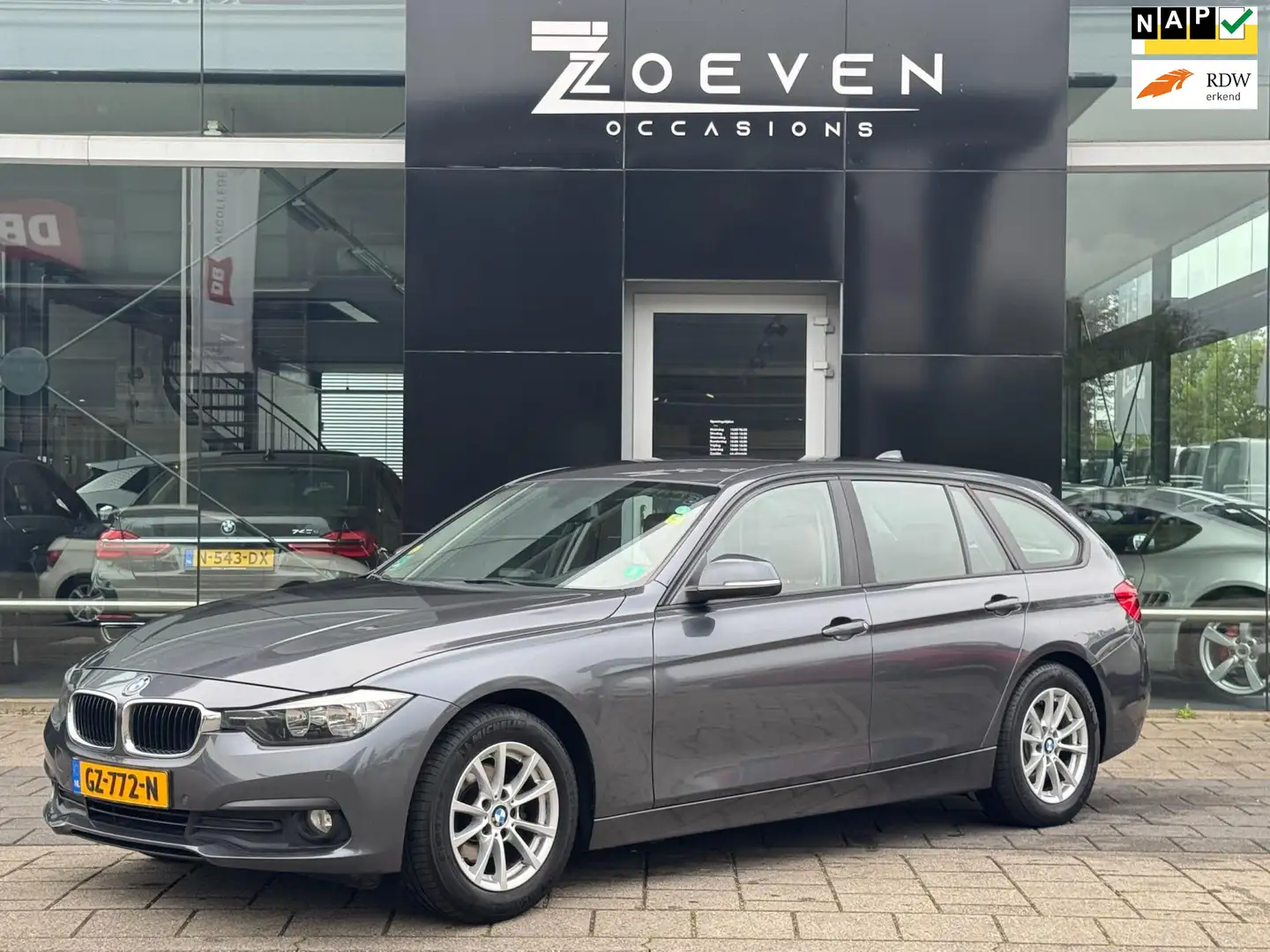 BMW 316 3-serie Touring 316d Corporate Lease Essential Grey - 1