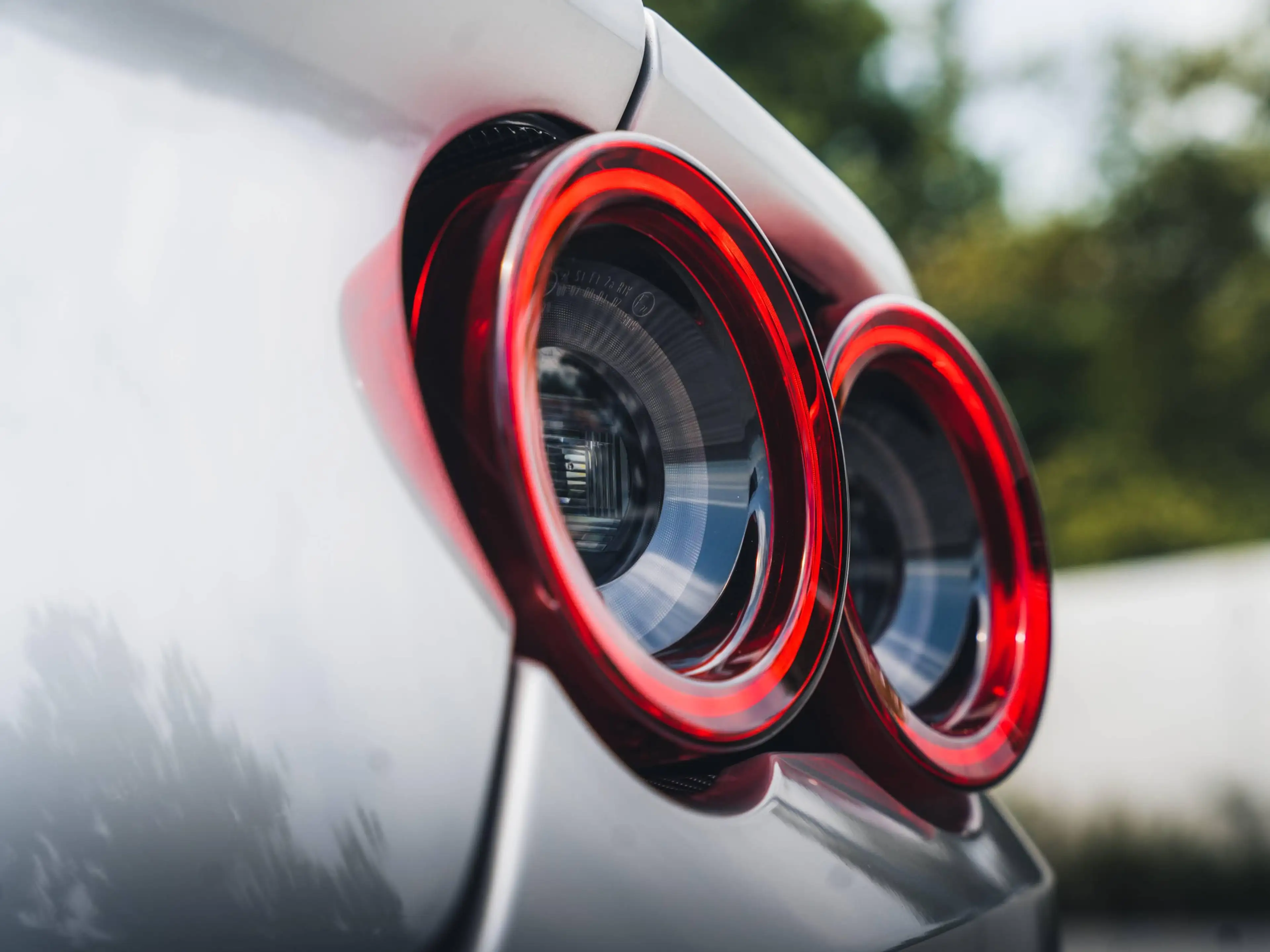 Ferrari GTC4 Lusso T / V8 / Argento Nurburgring / Pass. Display / 20" — photo 9