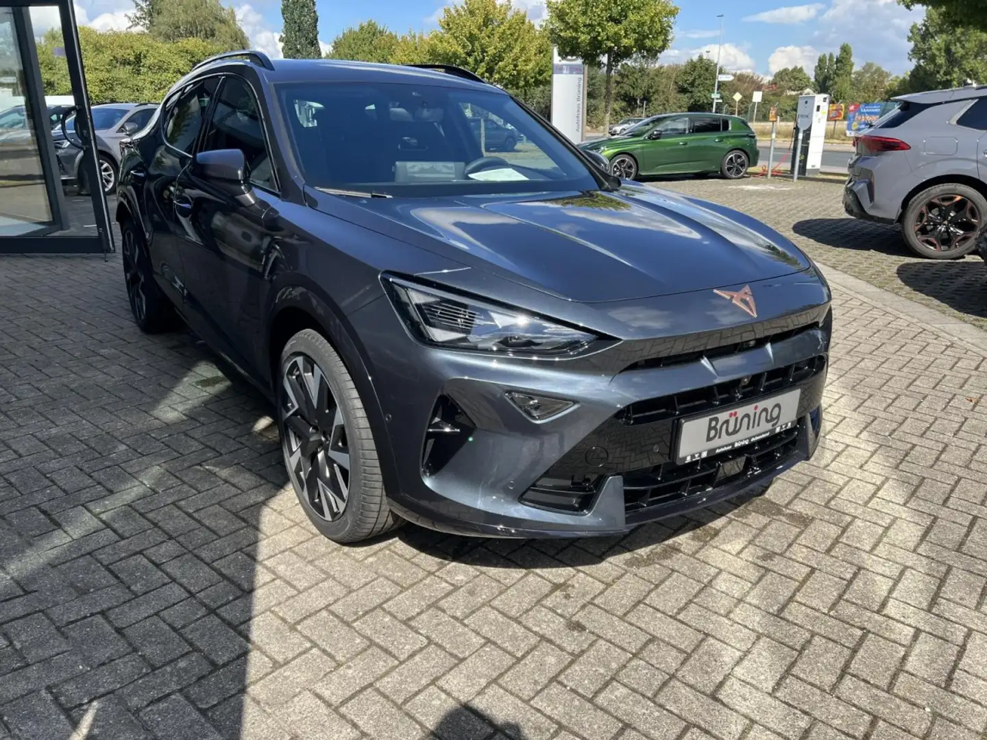 CUPRA Formentor VZ 2.0 TSI 195 kW (265 PS) AHK Klima Navi Grau - 2
