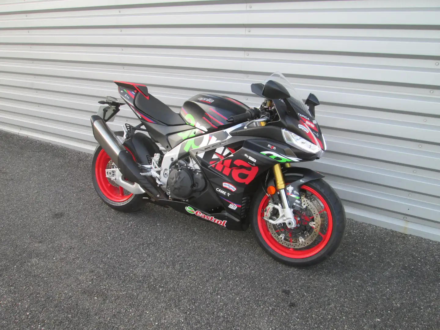 Aprilia RSV4 Чёрный - 1