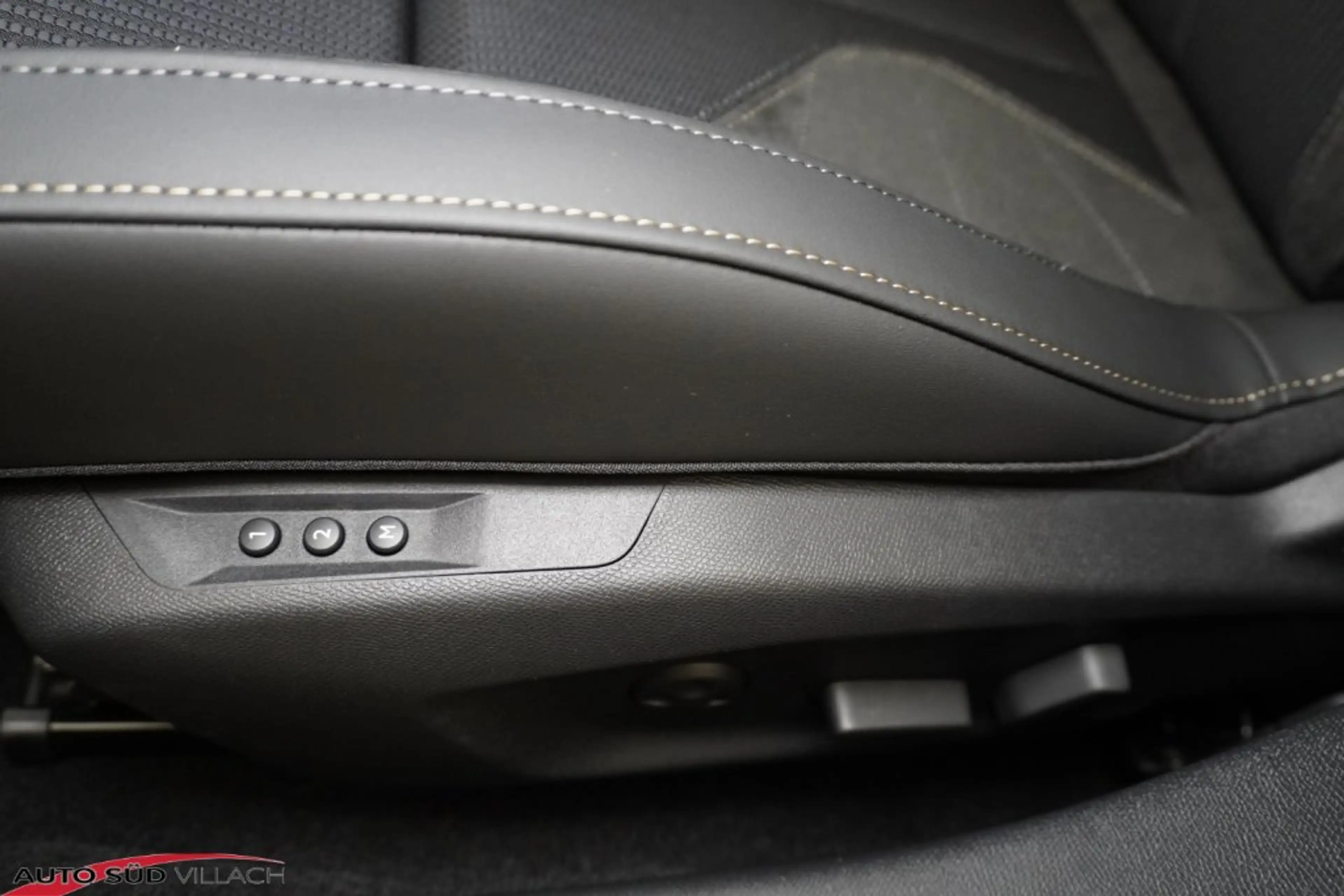 DS Automobiles DS 4 HYBRID 145 ÉDITION FRANCE — photo 12