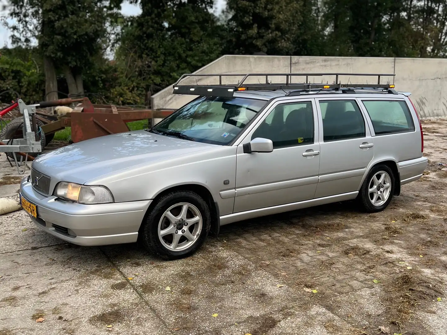 Volvo V70 V70 2.5 D Comfort Argent - 1