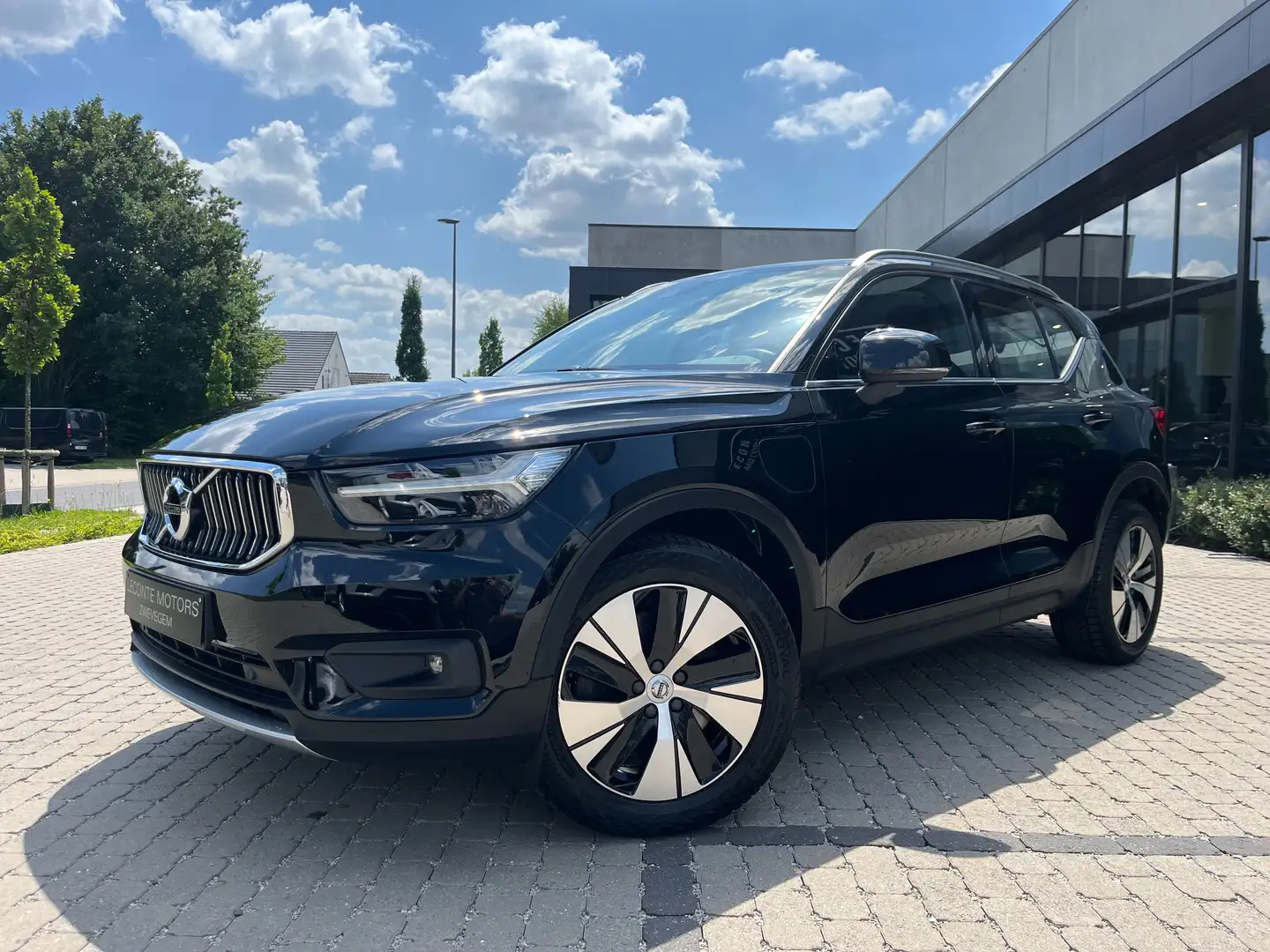 Volvo XC40 XC40 T4 Recharge Navigatie/Carplay/Cruise/PDC...! Zwart - 2