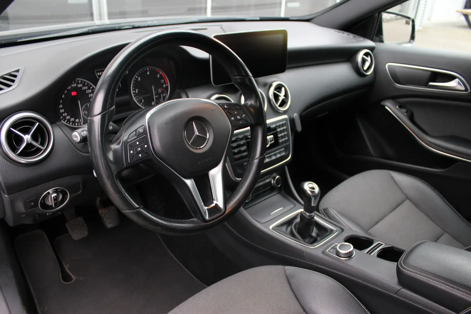 Mercedes-Benz A 180 CDI Lease Edition | Cruise | Чорний - 2
