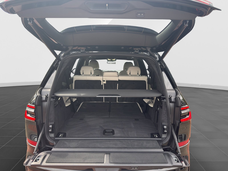 BMW X7 xDrive40d M Sport | Kristall | AHK | 360° | B&W | — photo 9