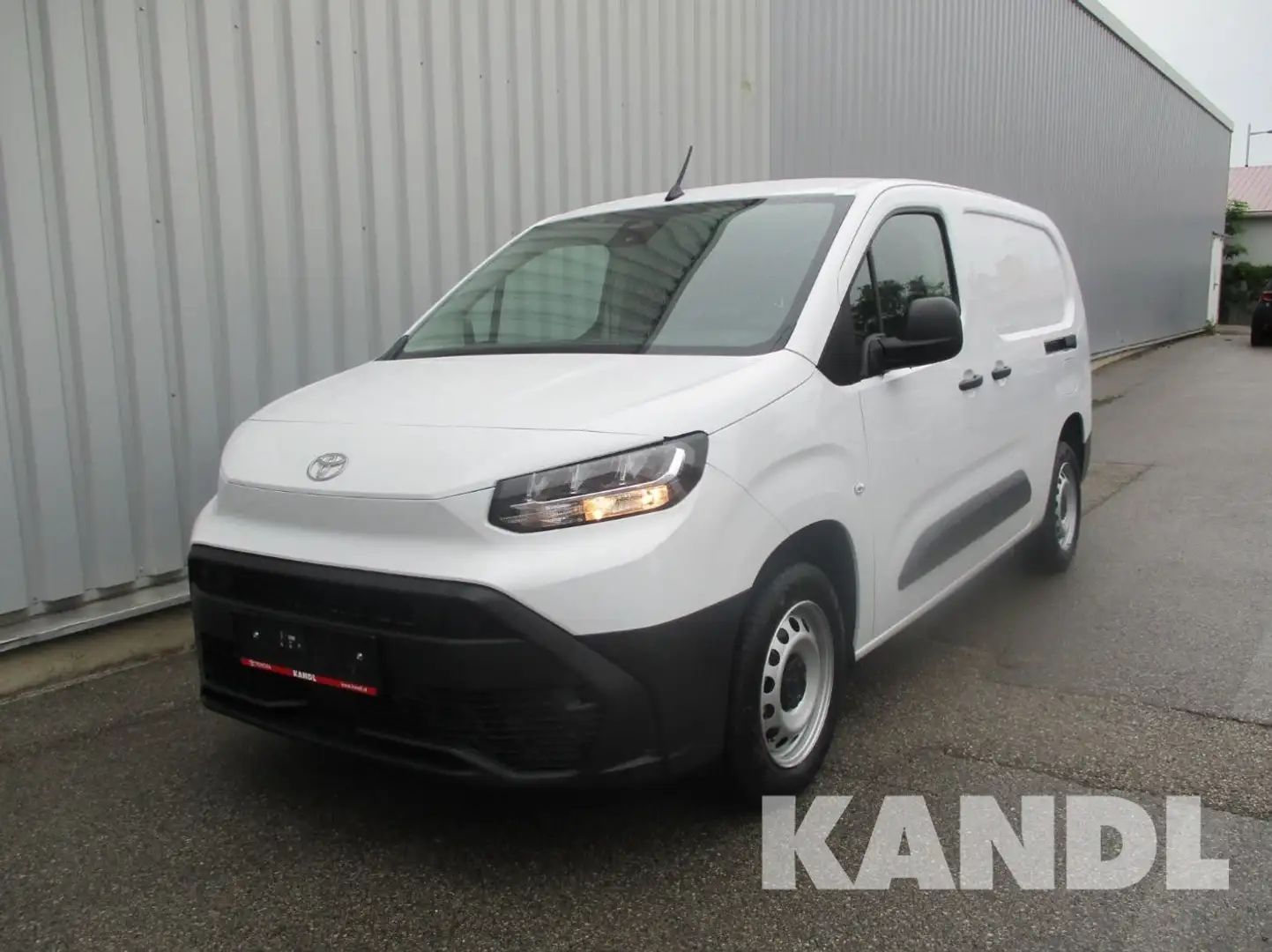 Toyota Proace City 1,5D MEIST. 102 L2 Weiß - 1