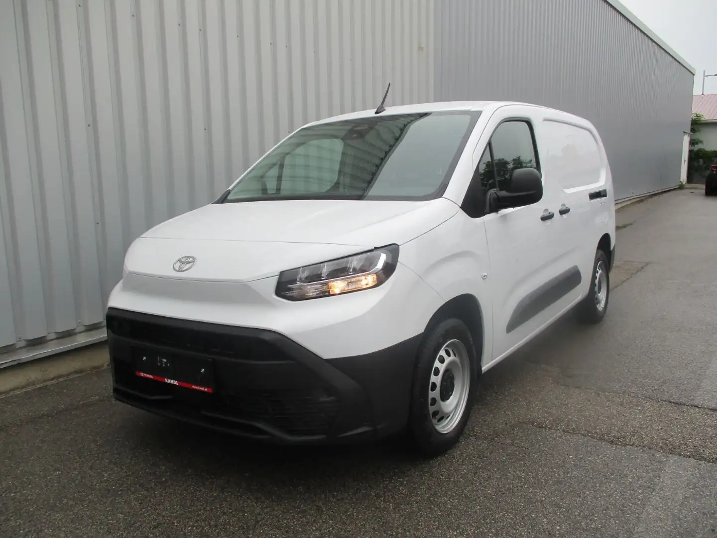 Toyota Proace City 1,5D MEIST. 102 L2 SHZ+PDC Weiß - 2