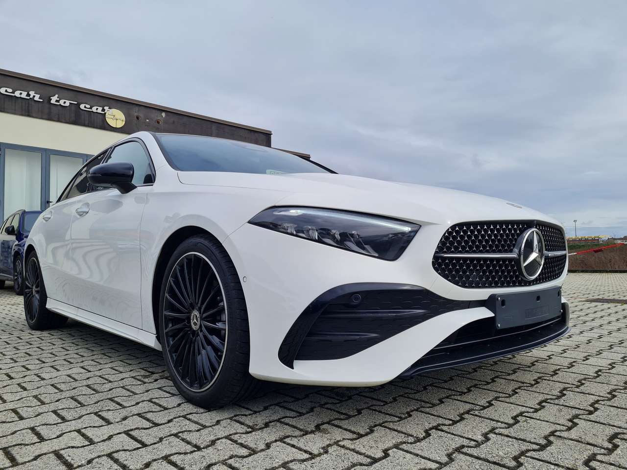 Mercedes-Benz A 200 BENZINA PREMIUM AMG AUTOMATICA