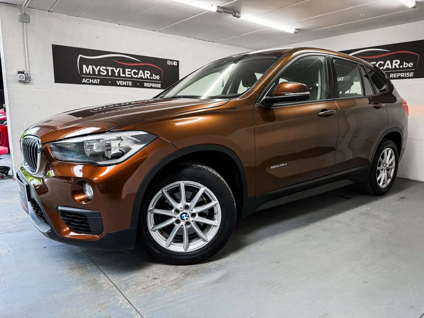 BMW X1 2.0 d sDrive18 Brun - 1