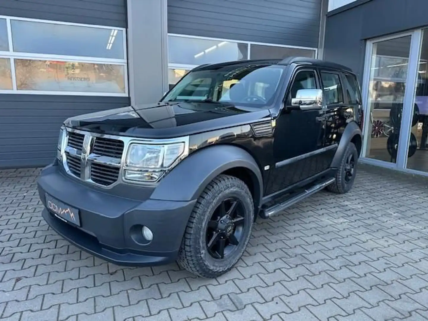 Dodge Nitro 2.8 CRD 4x4 Automatik Klima Tempomat Schwarz - 2