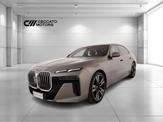 BMW 740