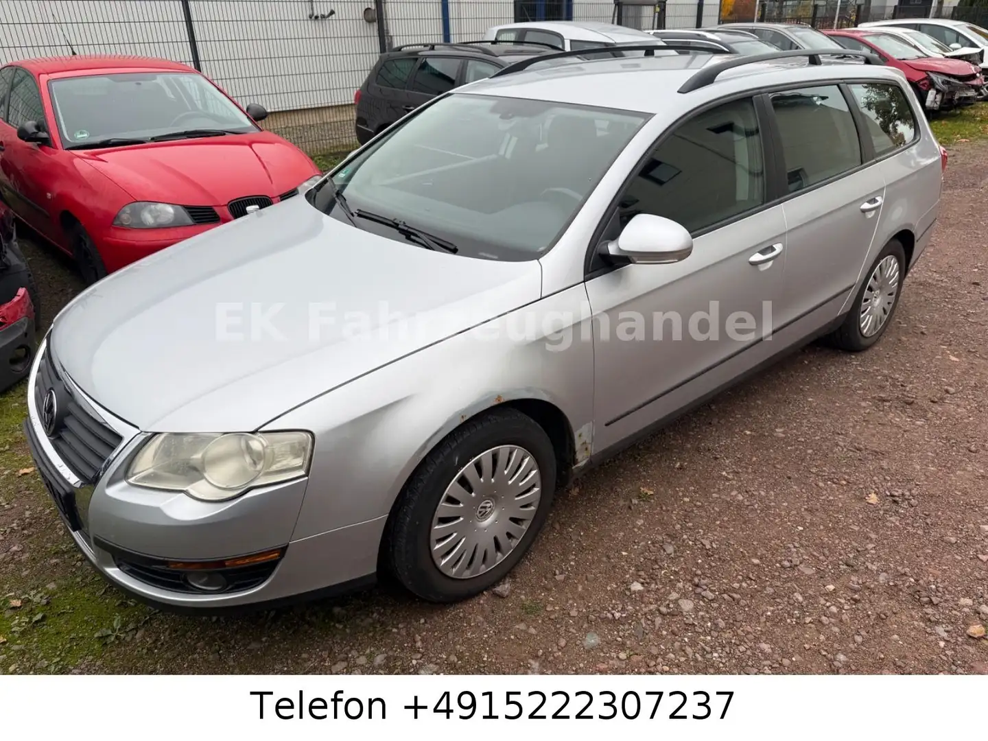 Volkswagen Passat Variant Trendline Silber - 1