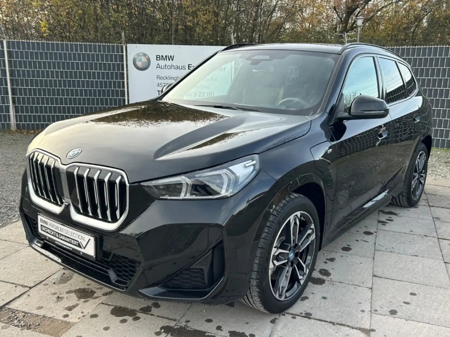 BMW X1 xDrive30e MSport DricAssisProf HUD AHK Pano ! Schwarz - 1