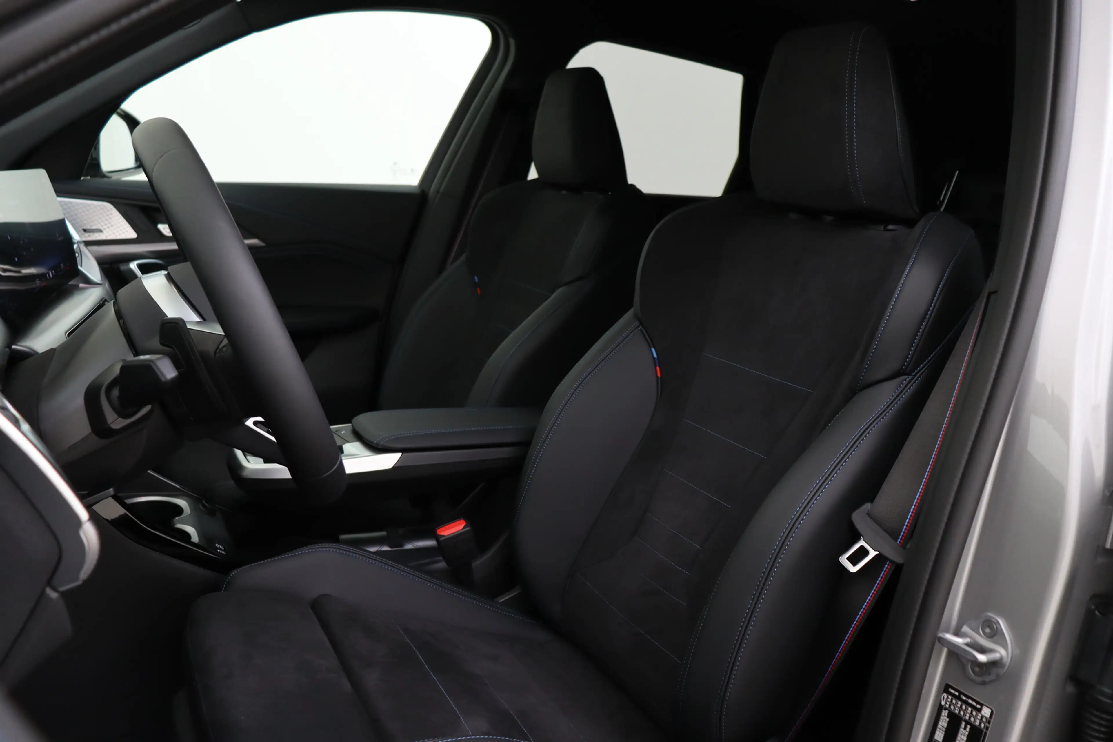 BMW X1 xDrive25e M Sport Automaat / Sportstoelen / Achter — photo 6