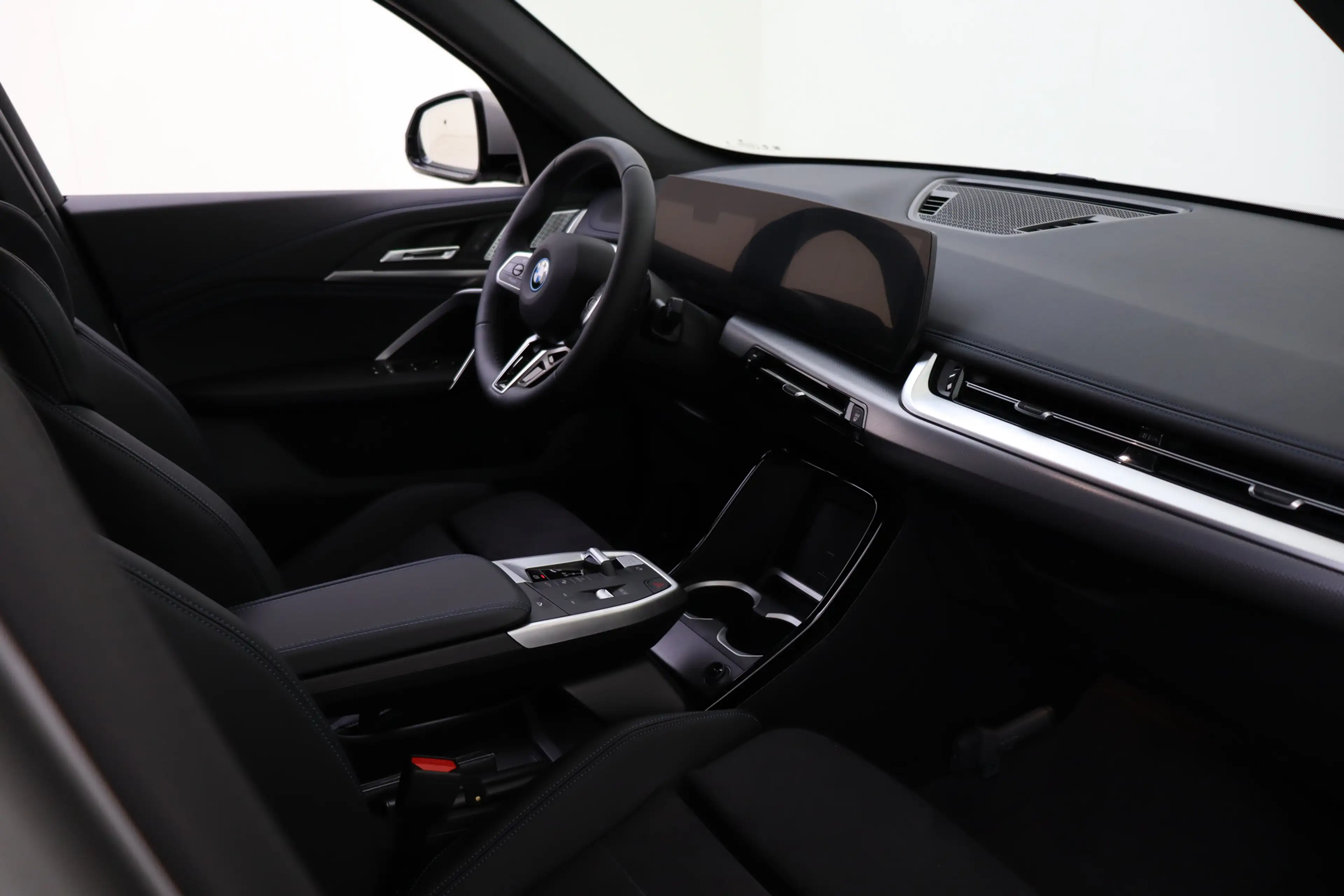 BMW X1 xDrive25e M Sport Automaat / Sportstoelen / Achter — photo 9