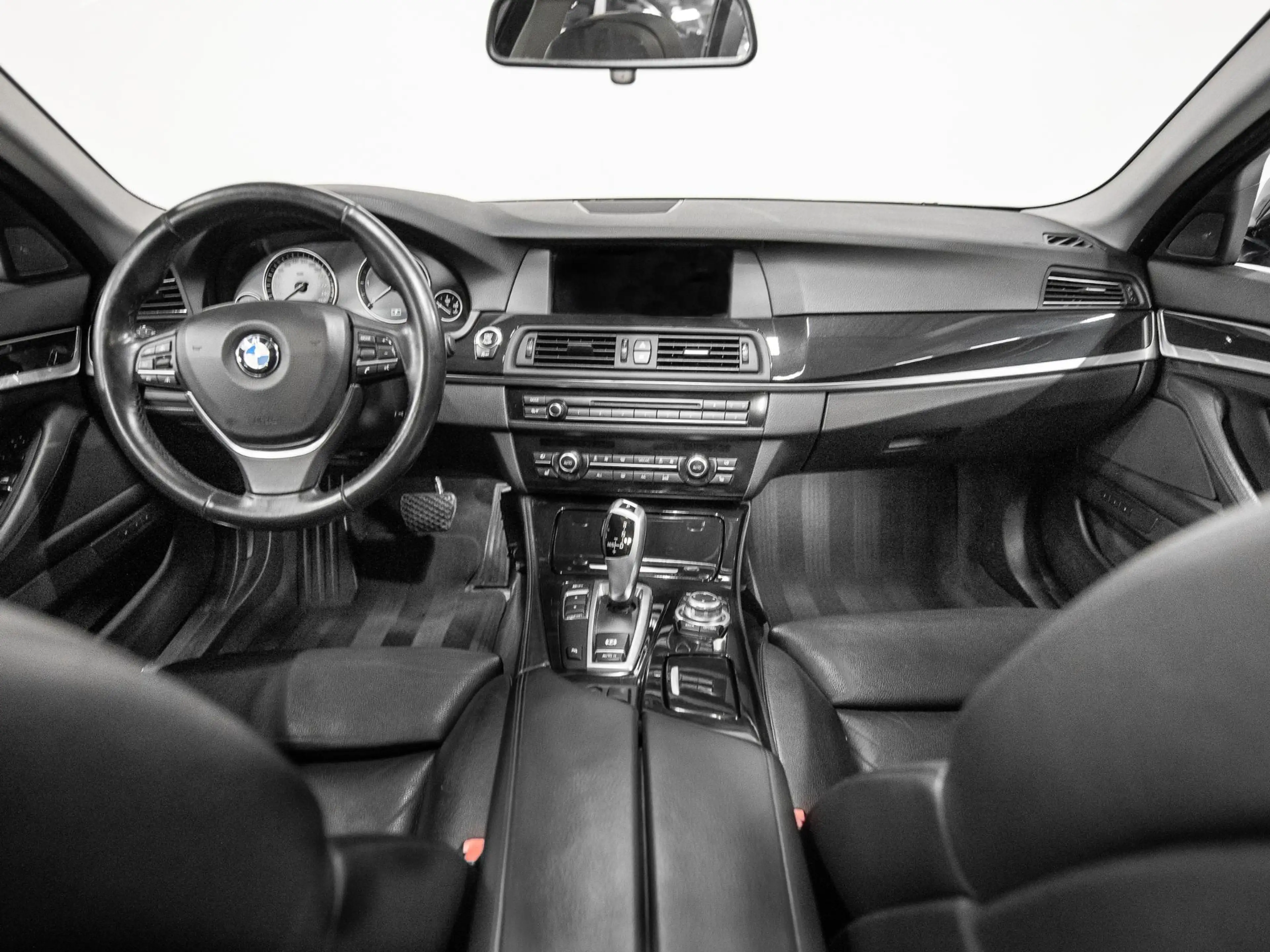 BMW 535 5-serie Touring 535d Pano ACC Keyless Leer — photo 4