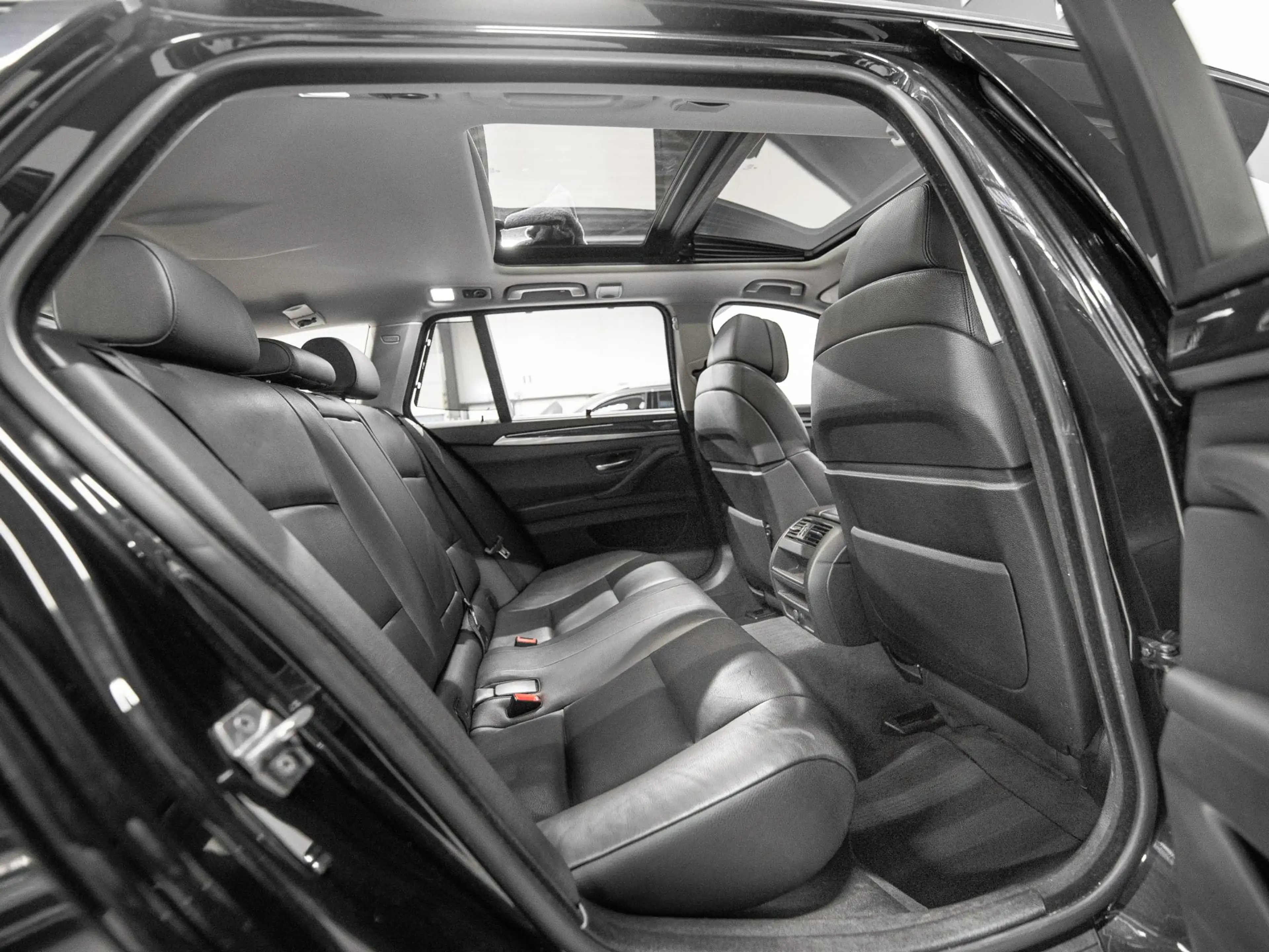 BMW 535 5-serie Touring 535d Pano ACC Keyless Leer — photo 20