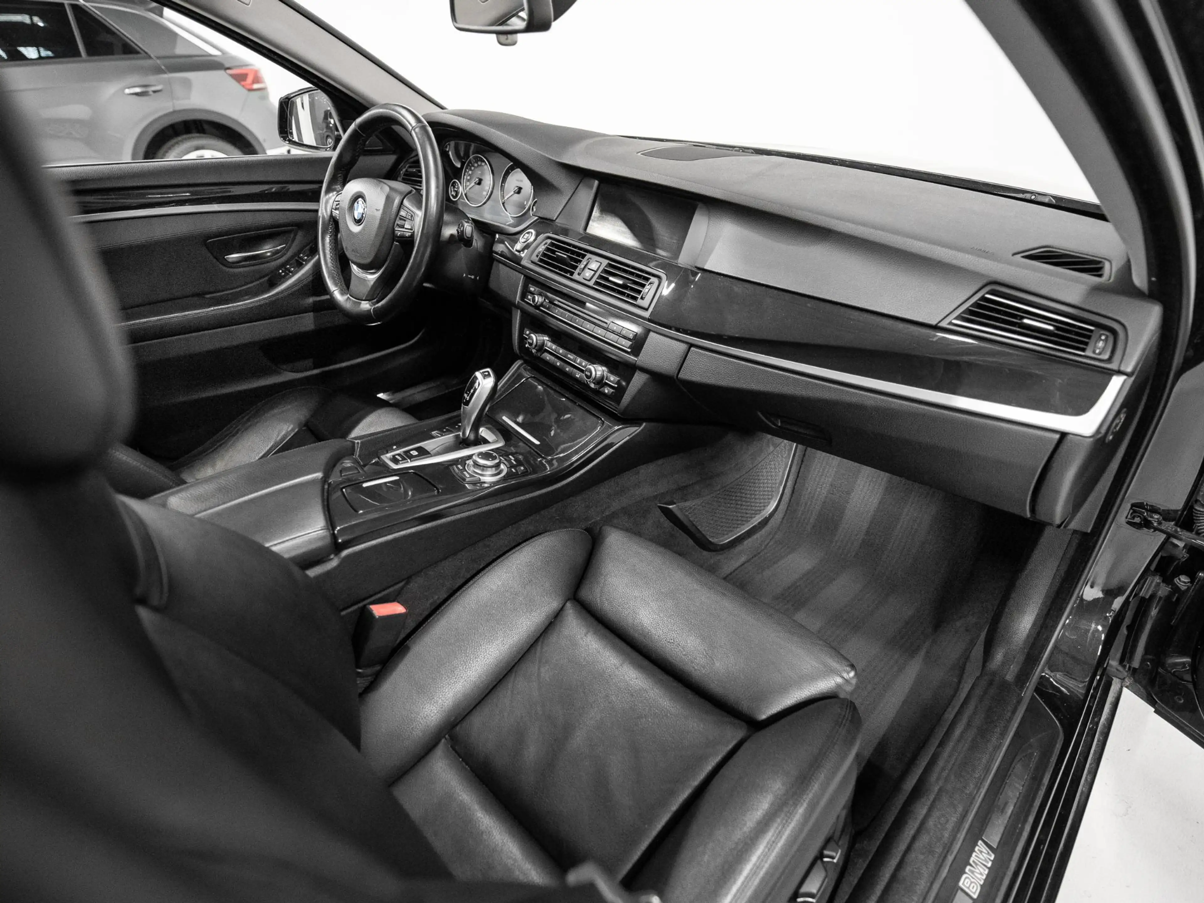 BMW 535 5-serie Touring 535d Pano ACC Keyless Leer — photo 15