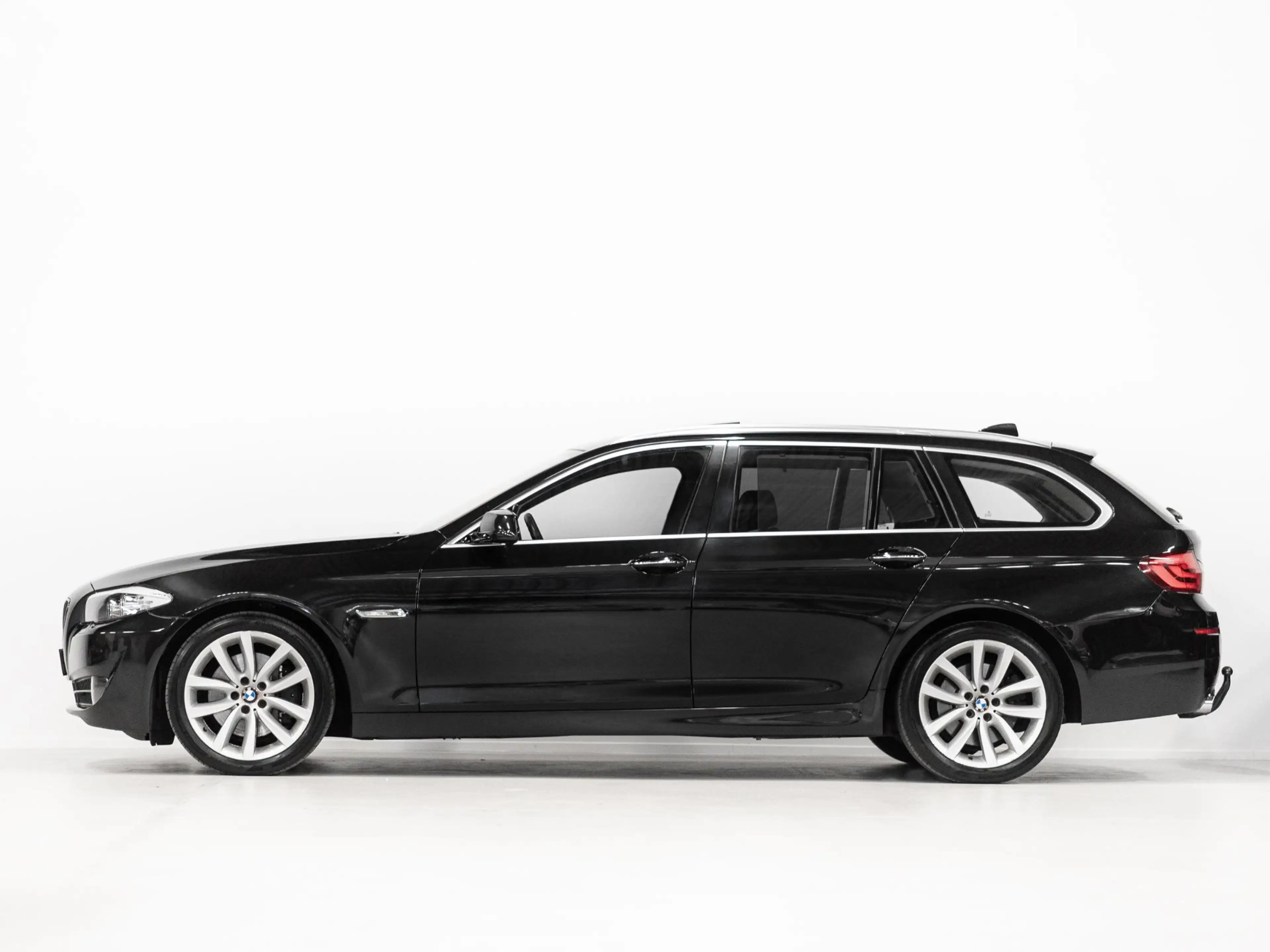 BMW 535 5-serie Touring 535d Pano ACC Keyless Leer — photo 8